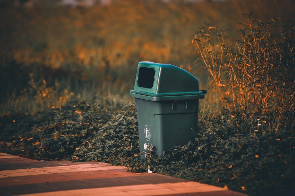 オムツゴミ箱の臭い取りに最適な方法は？