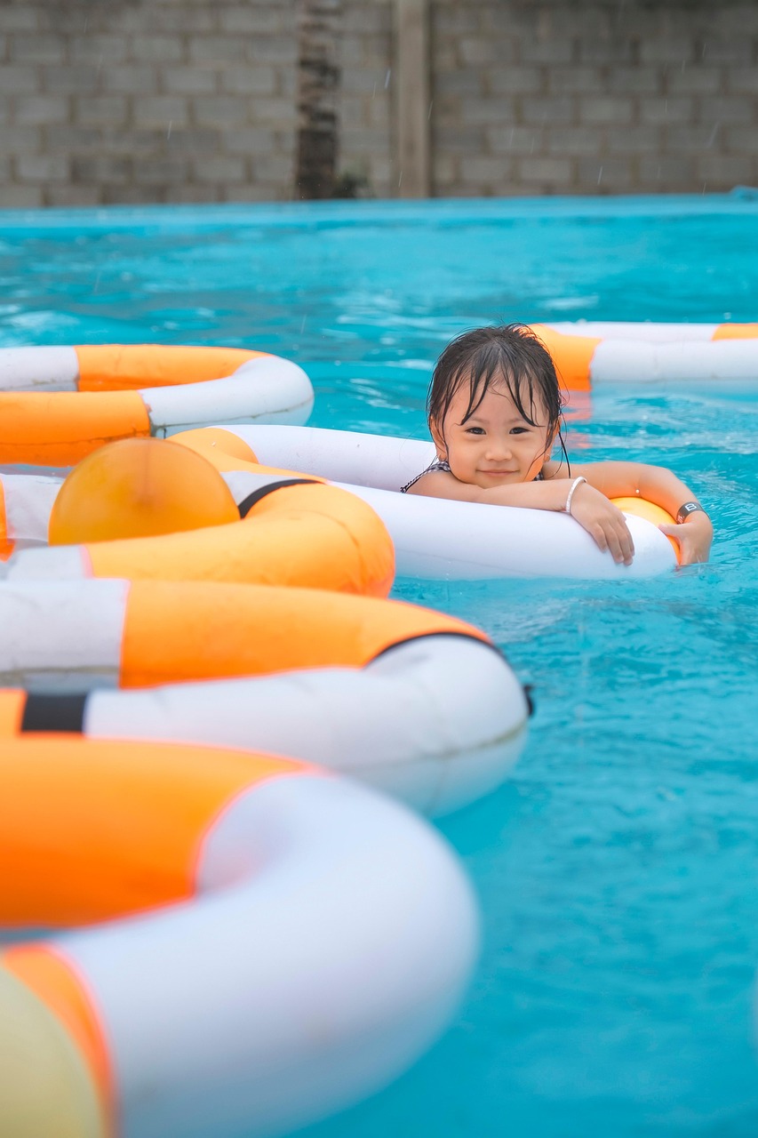 子供が楽しめる水遊び用の折りたたみプールはどれが人気？