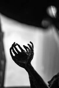 子供の身長を計測するための便利なグッズと壁の活用法は？