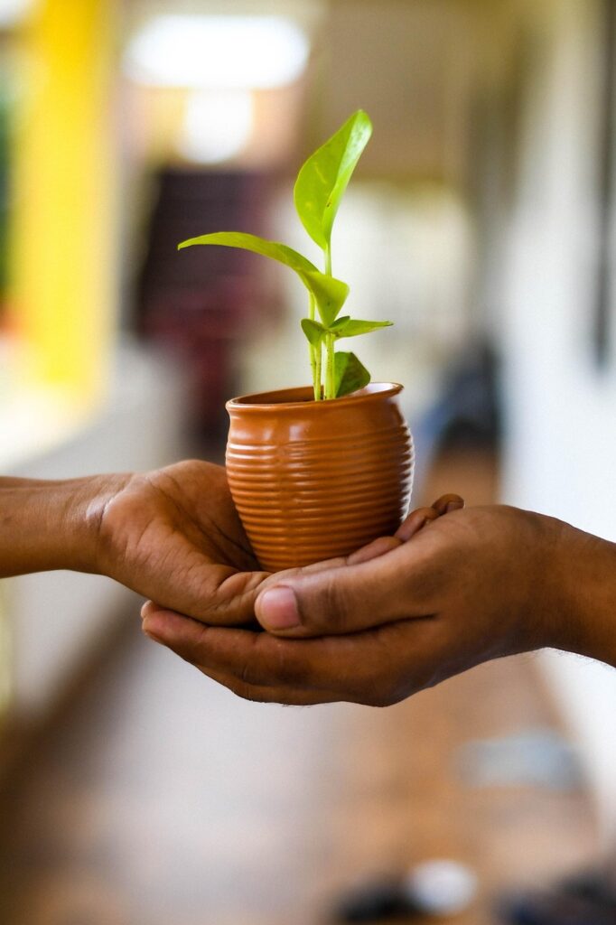 夜間のおむつ替えを手元で見やすいミニライトで快適にする方法は？